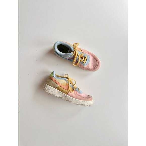 Kids' NIKE Air Force 1 Low 07 LV8 Next Nature 'Sun Club Multi' Sneakers, Size 3Y - Picture 1 of 14